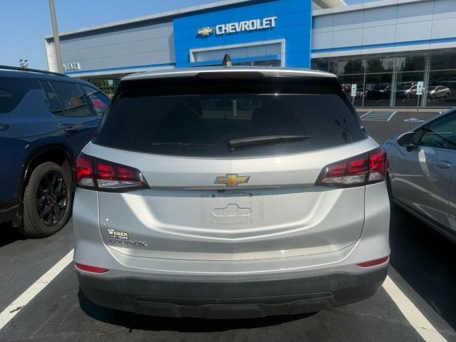 Chevrolet Equinox Vehicle Full-screen Gallery Image 10