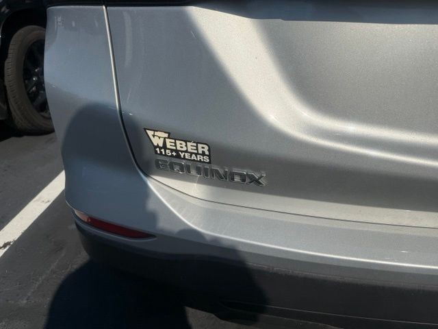 Chevrolet Equinox Vehicle Full-screen Gallery Image 11