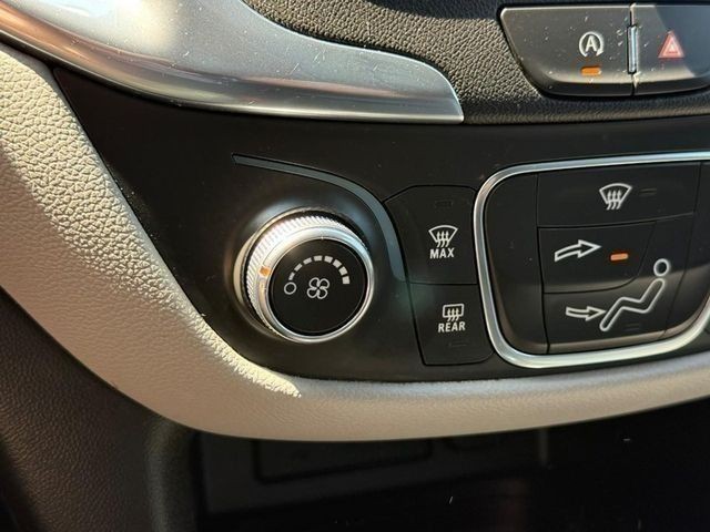 Chevrolet Equinox Vehicle Full-screen Gallery Image 22