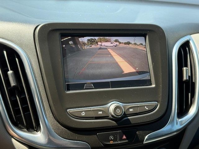 Chevrolet Equinox Vehicle Full-screen Gallery Image 23