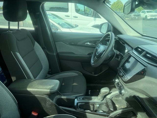 Chevrolet Trailblazer Vehicle Full-screen Gallery Image 04