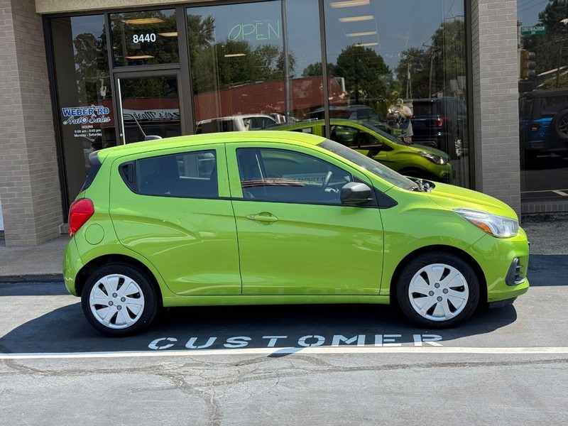 Chevrolet Spark Vehicle Full-screen Gallery Image 2