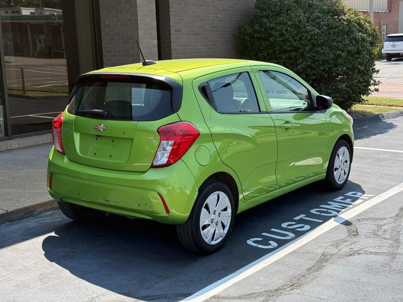 Chevrolet Spark Vehicle Full-screen Gallery Image 3