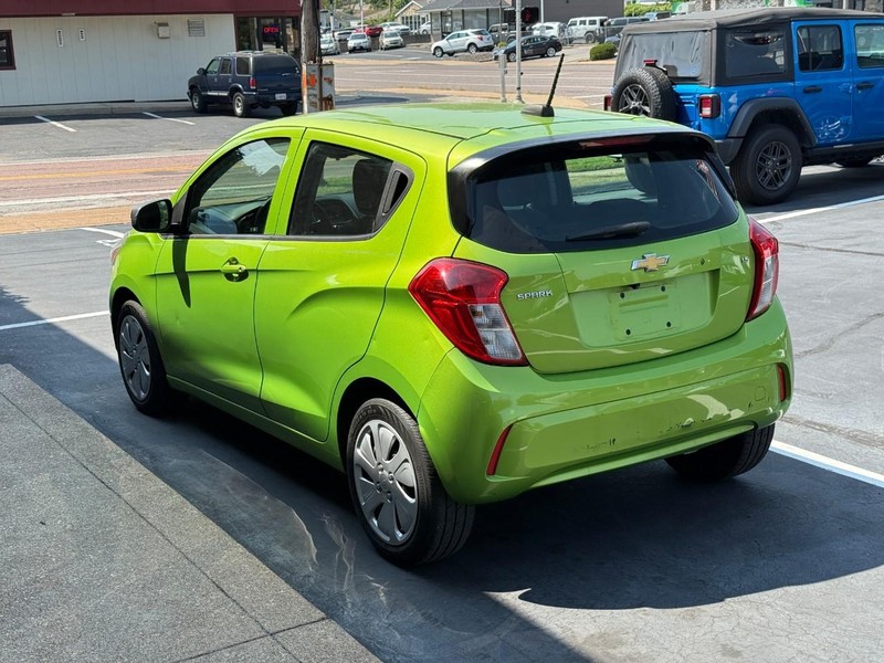 Chevrolet Spark Vehicle Full-screen Gallery Image 4