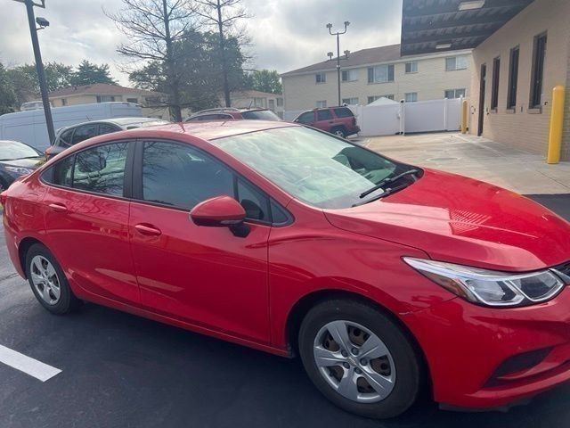 Chevrolet Cruze Vehicle Full-screen Gallery Image 03