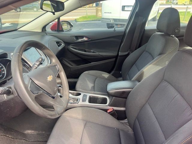 Chevrolet Cruze Vehicle Full-screen Gallery Image 05