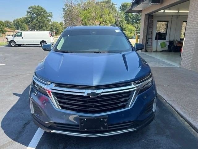 Chevrolet Equinox Vehicle Full-screen Gallery Image 02