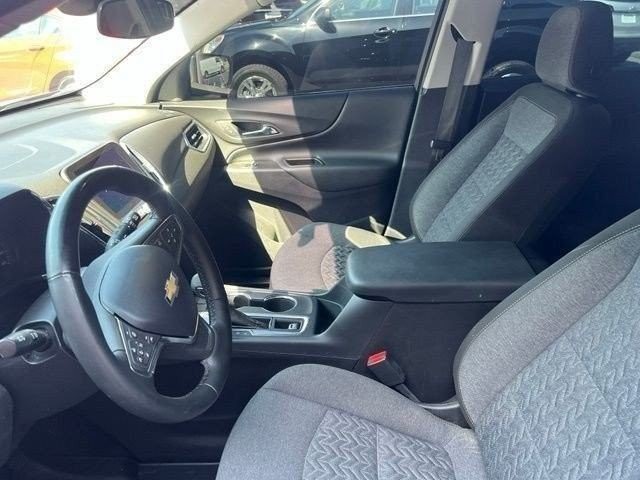 Chevrolet Equinox Vehicle Full-screen Gallery Image 05