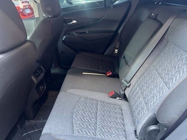 Chevrolet Equinox Vehicle Full-screen Gallery Image 08