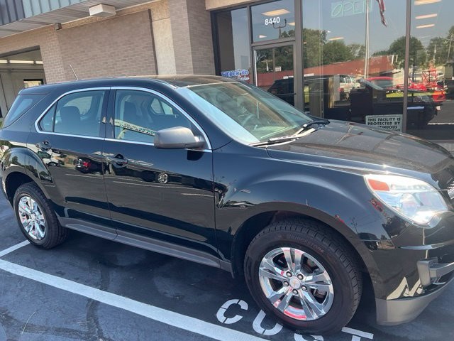 Chevrolet Equinox Vehicle Full-screen Gallery Image 2