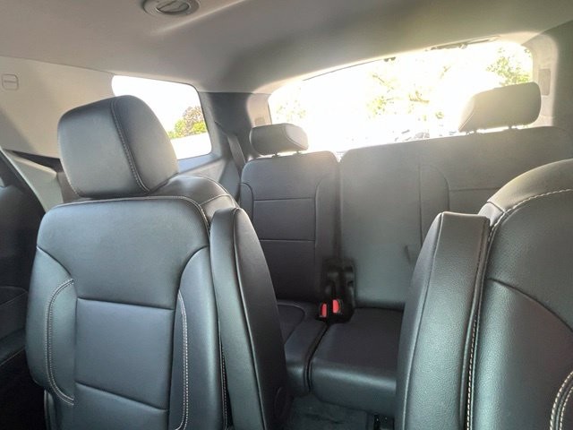Chevrolet Traverse Vehicle Full-screen Gallery Image 15