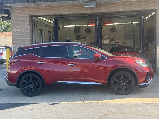 Nissan Murano Vehicle Full-screen Gallery Image 2