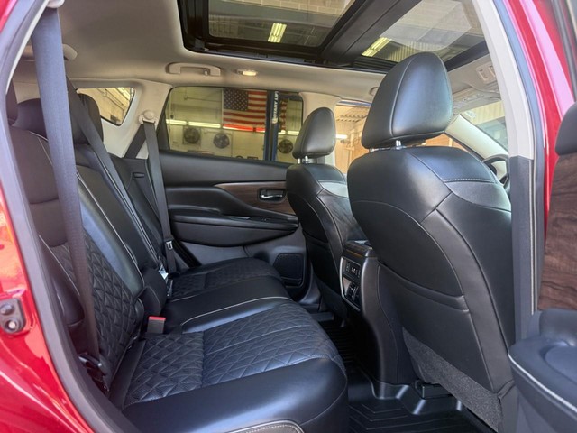 Nissan Murano Vehicle Full-screen Gallery Image 11