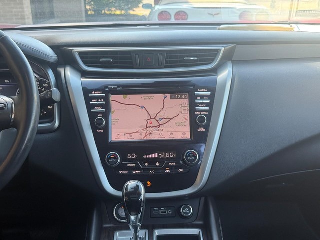 Nissan Murano Vehicle Full-screen Gallery Image 14
