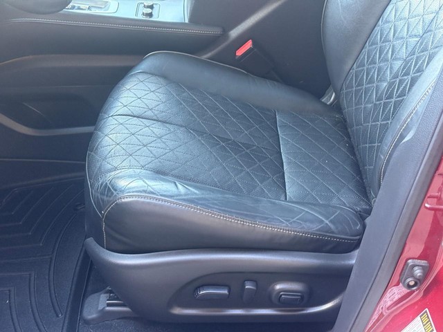 Nissan Murano Vehicle Full-screen Gallery Image 19