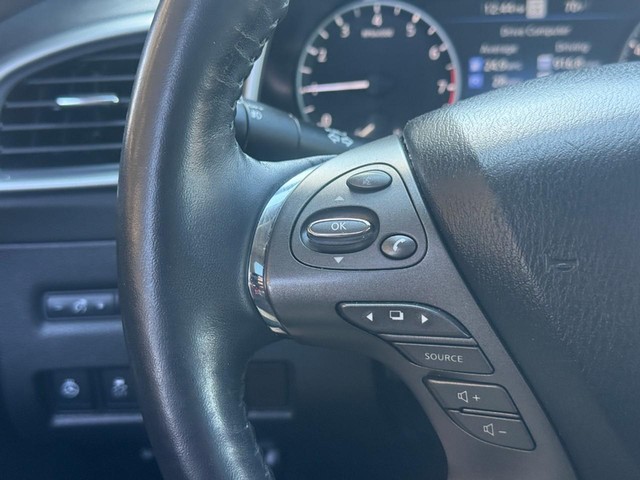 Nissan Murano Vehicle Full-screen Gallery Image 21