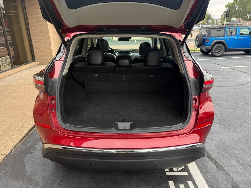 Nissan Murano Vehicle Full-screen Gallery Image 07