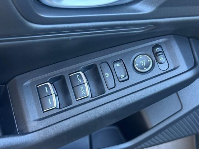 Honda Accord Sedan Vehicle Full-screen Gallery Image 17
