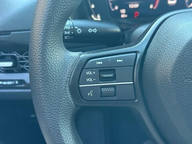 Honda Accord Sedan Vehicle Full-screen Gallery Image 20