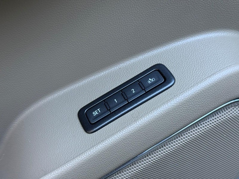 Chevrolet Tahoe Vehicle Full-screen Gallery Image 14