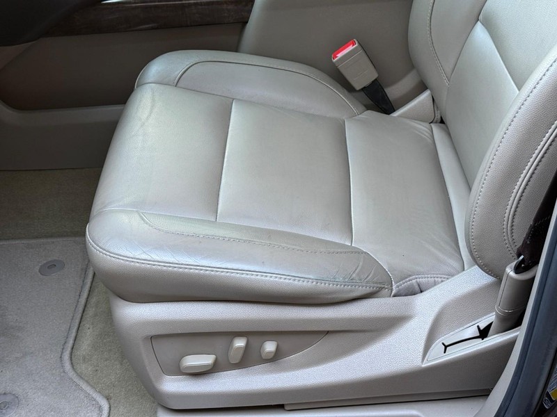 Chevrolet Tahoe Vehicle Full-screen Gallery Image 15
