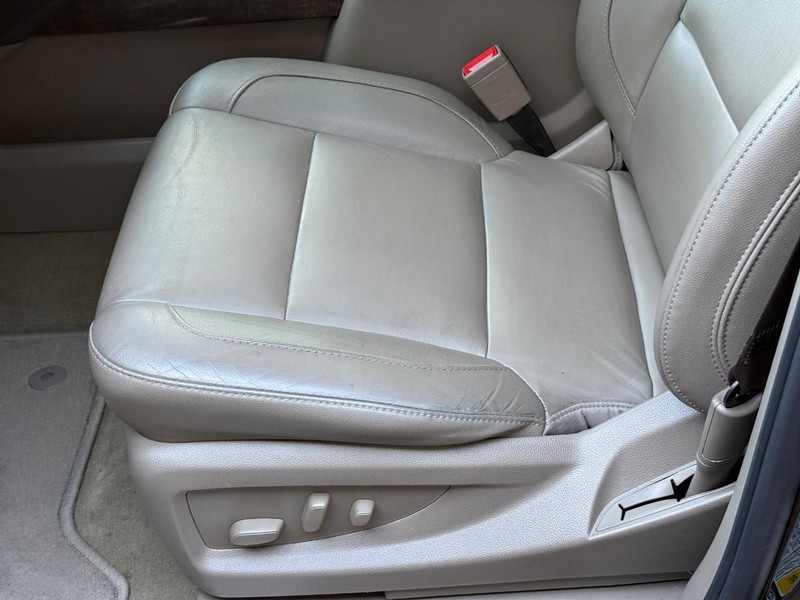 Chevrolet Tahoe Vehicle Full-screen Gallery Image 23