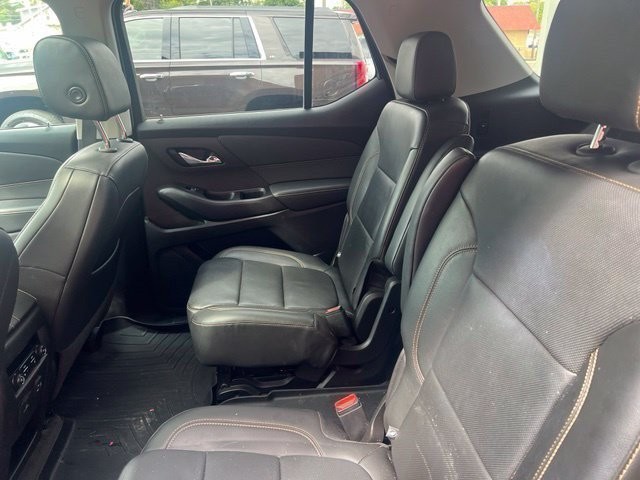 Chevrolet Traverse Vehicle Full-screen Gallery Image 15