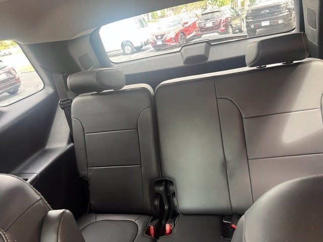 Chevrolet Traverse Vehicle Full-screen Gallery Image 18