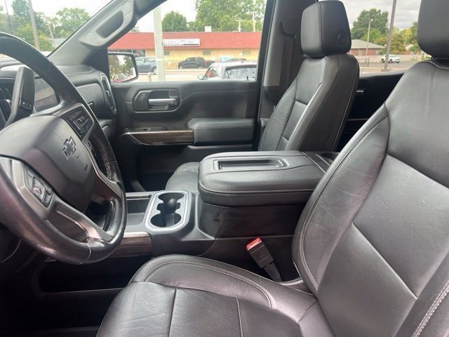 Chevrolet Silverado 1500 Vehicle Full-screen Gallery Image 06