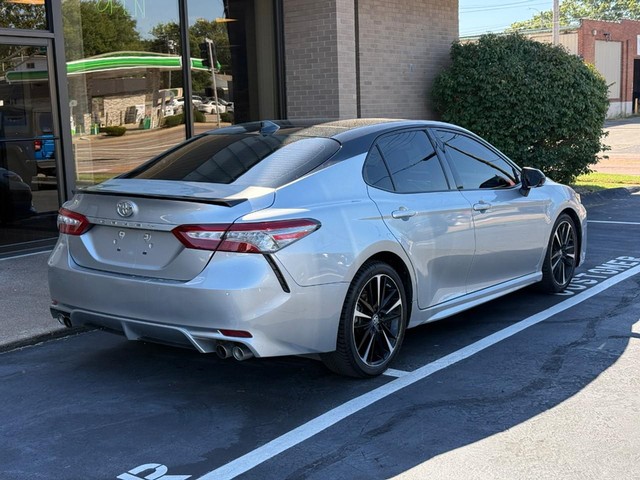 Toyota Camry Vehicle Full-screen Gallery Image 3