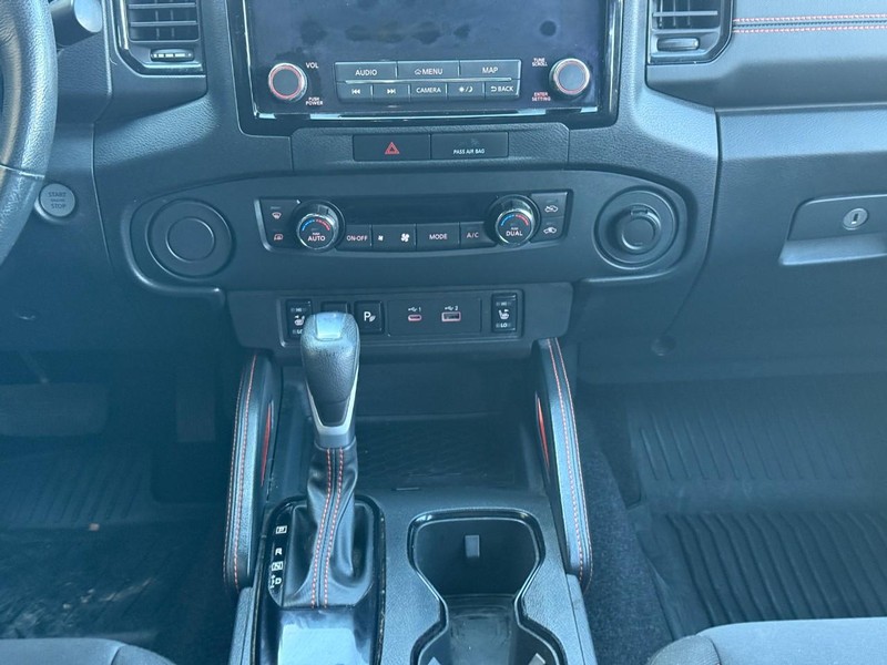 Nissan Frontier Vehicle Full-screen Gallery Image 13