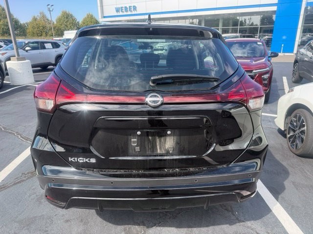 Nissan Kicks Vehicle Full-screen Gallery Image 6