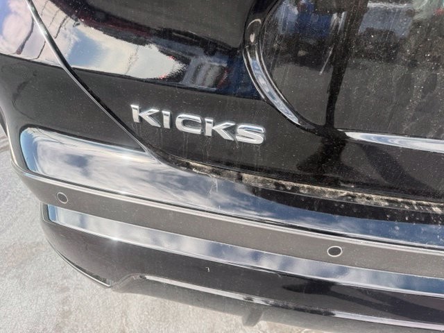 Nissan Kicks Vehicle Full-screen Gallery Image 7