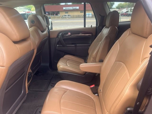 Buick Enclave Vehicle Full-screen Gallery Image 9
