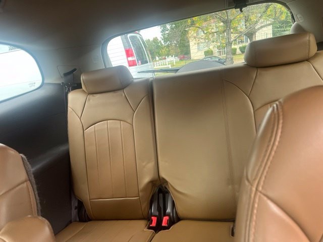 Buick Enclave Vehicle Full-screen Gallery Image 10