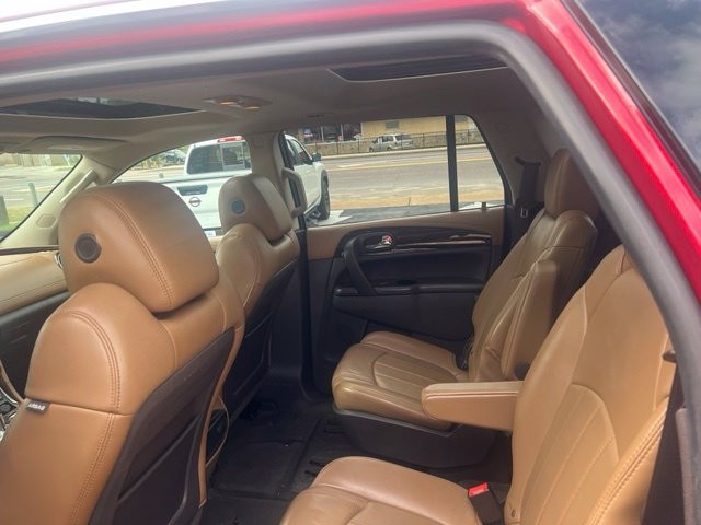Buick Enclave Vehicle Full-screen Gallery Image 12