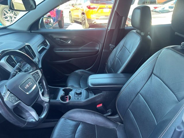 GMC Terrain Vehicle Full-screen Gallery Image 5