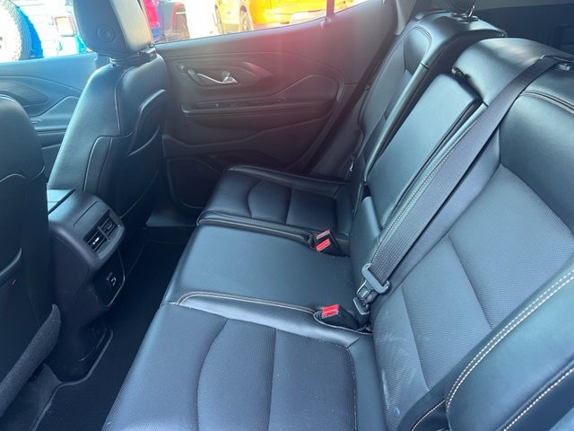 GMC Terrain Vehicle Full-screen Gallery Image 12