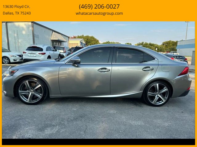 Lexus IS Vehicle Full-screen Gallery Image 02