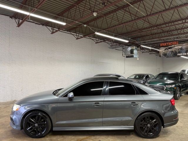 Audi A3 Vehicle Full-screen Gallery Image 03