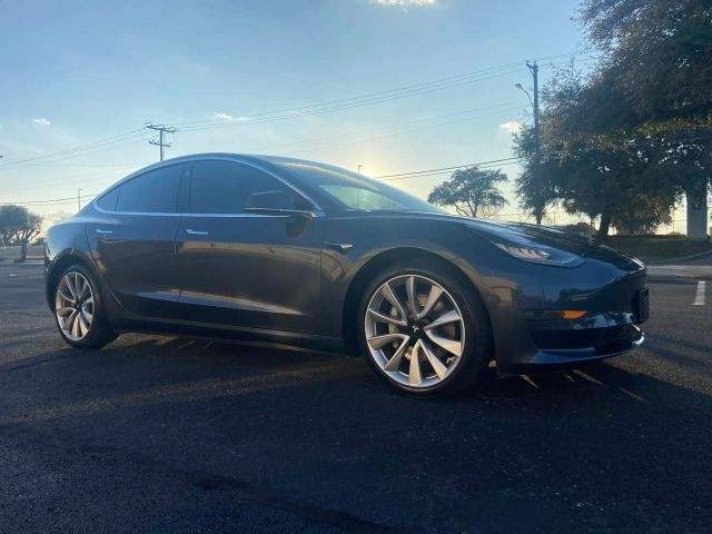 Tesla Model 3 Vehicle Full-screen Gallery Image 03