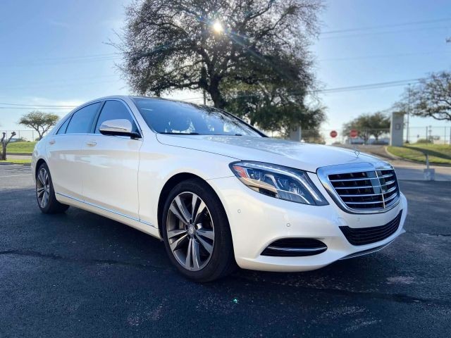 Mercedes-Benz S-Class Vehicle Full-screen Gallery Image 03