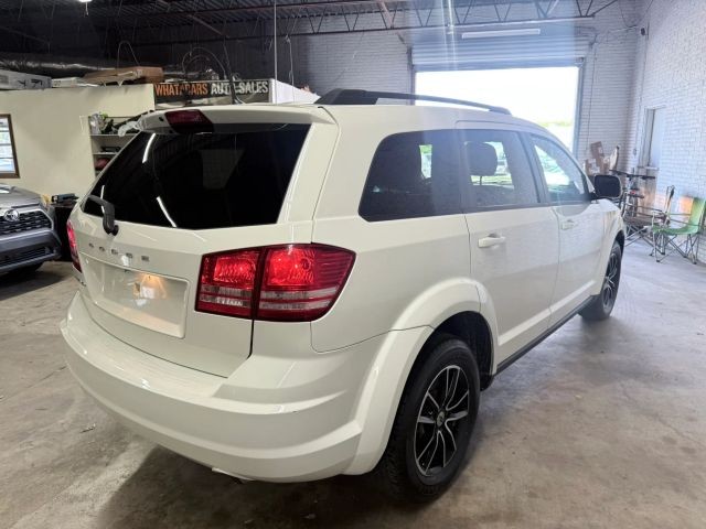 Dodge Journey Vehicle Full-screen Gallery Image 03