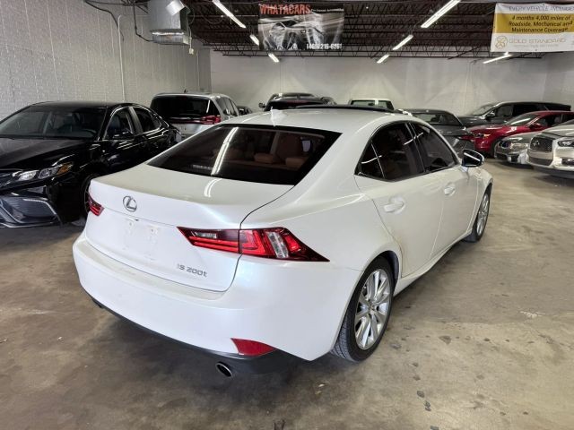 Lexus IS Vehicle Full-screen Gallery Image 03