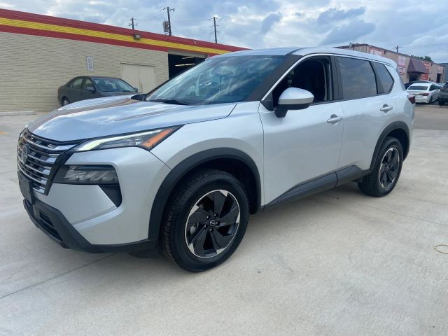 Nissan Rogue Vehicle Full-screen Gallery Image 03
