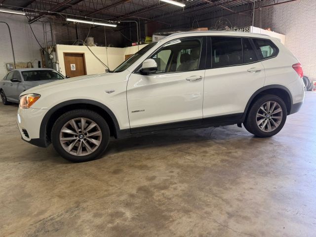 BMW X3 Vehicle Full-screen Gallery Image 02