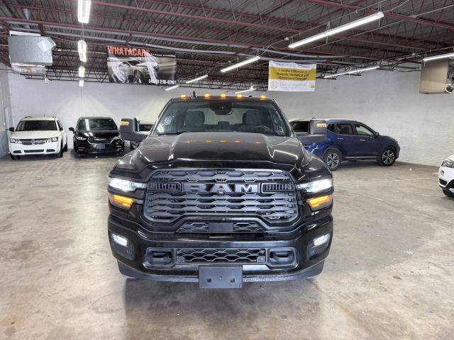 Ram 2500 Vehicle Full-screen Gallery Image 02