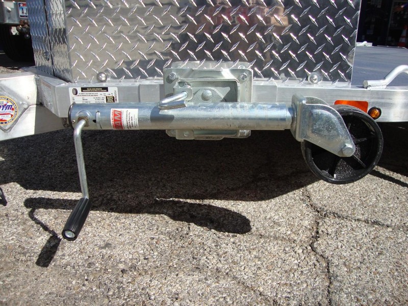 Aluma MC1F Vehicle Full-screen Gallery Image 07