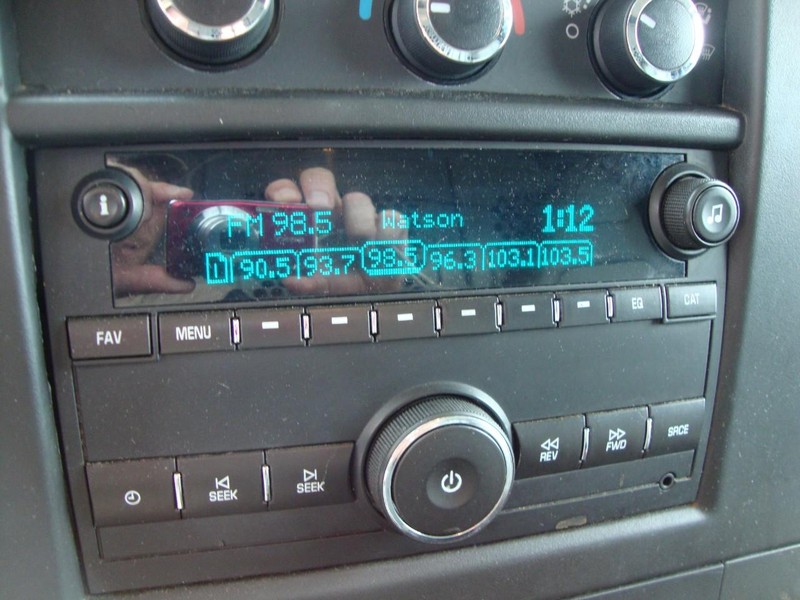 GMC Savana 2500 Vehicle Full-screen Gallery Image 16