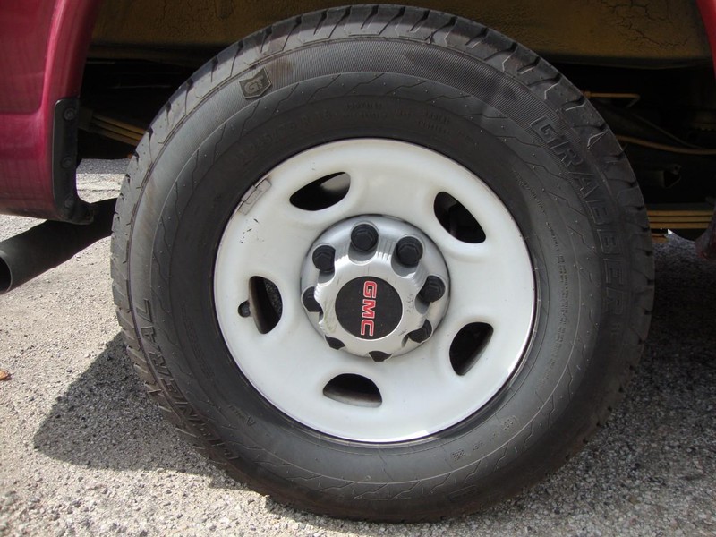 GMC Savana 2500 Vehicle Full-screen Gallery Image 17